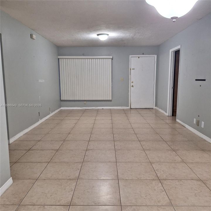 For Sale: $265,000 (3 beds, 1 baths, 952 Square Feet)