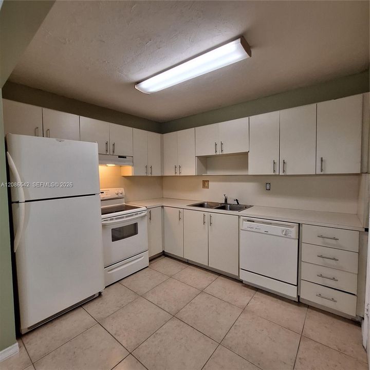 For Sale: $265,000 (3 beds, 1 baths, 952 Square Feet)