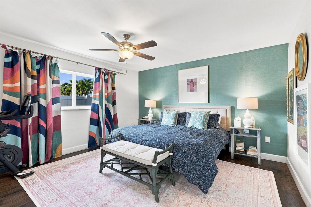 34_bedroom