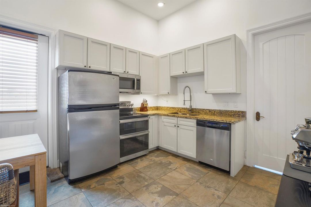 4600 Garden Point Trl 098