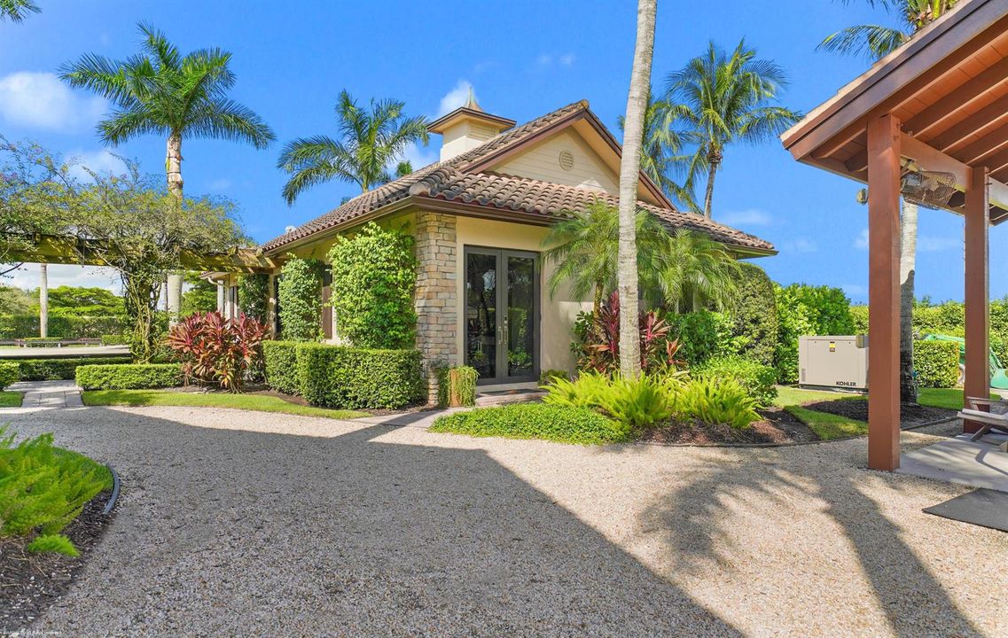 4600 Garden Point Trl 111