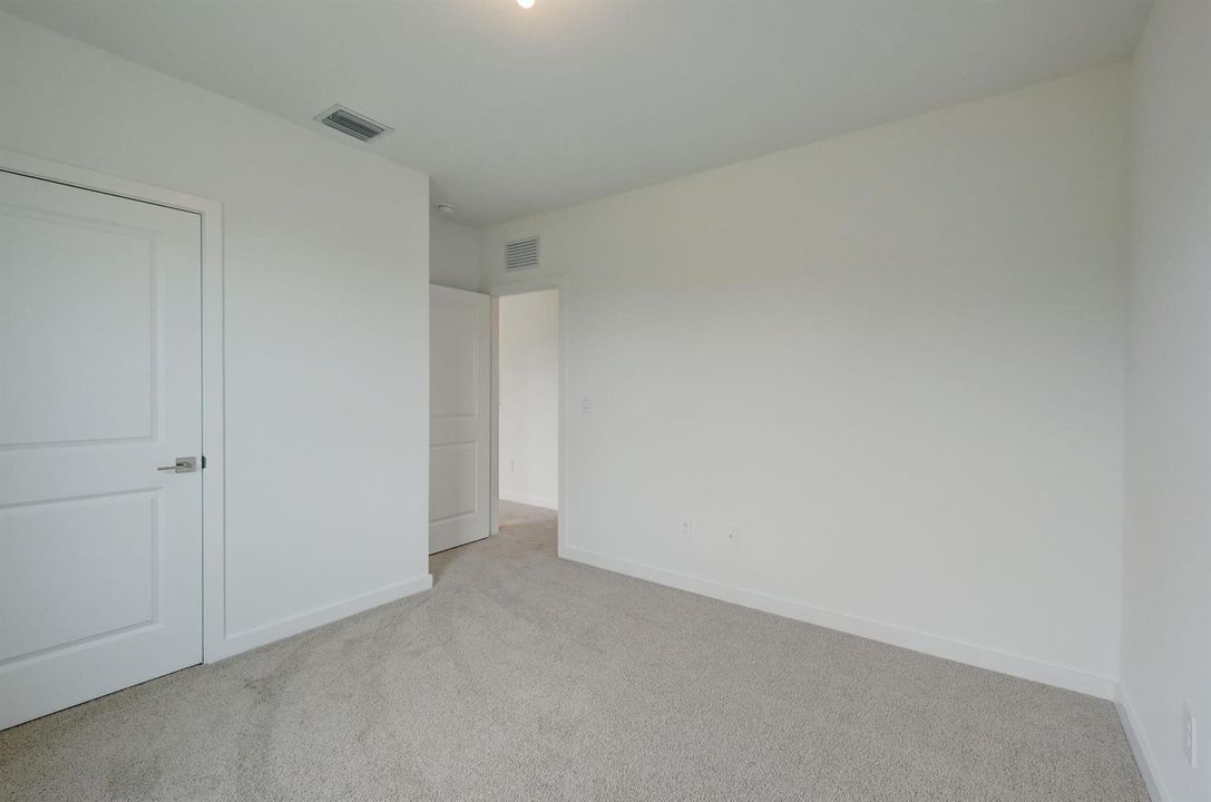 bedroom4