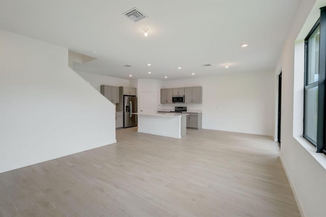 living room/kitchen