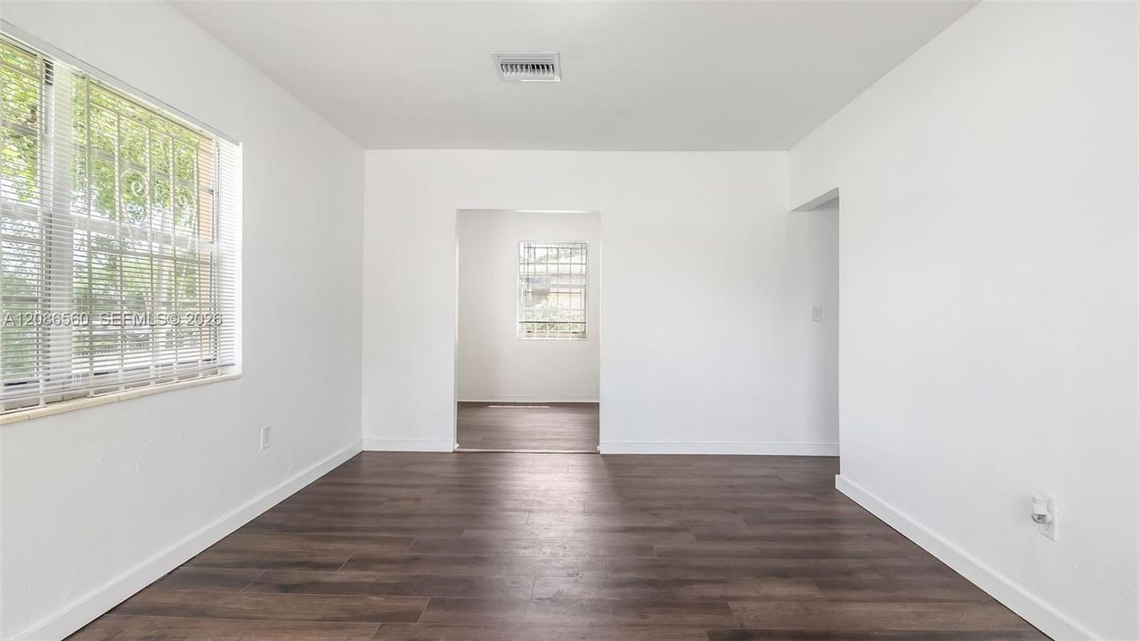 В аренду: $2,500 (3 спален, 1 ванн, 951 Квадратных фут)