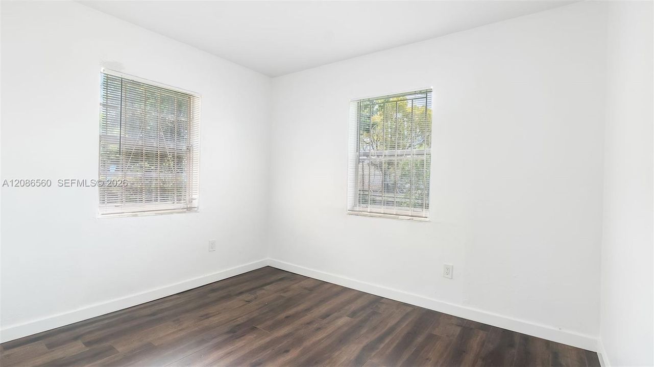 В аренду: $2,500 (3 спален, 1 ванн, 951 Квадратных фут)