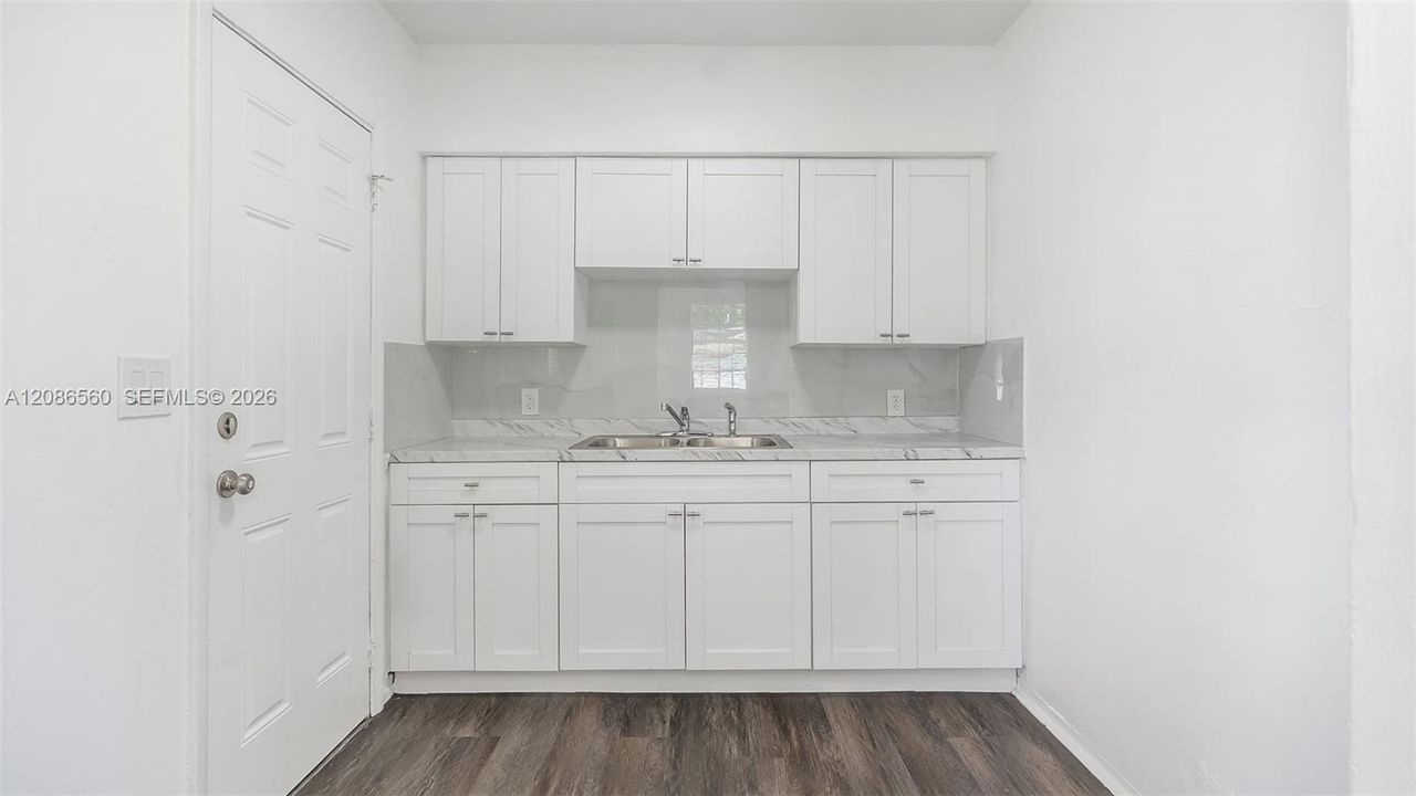 В аренду: $2,500 (3 спален, 1 ванн, 951 Квадратных фут)