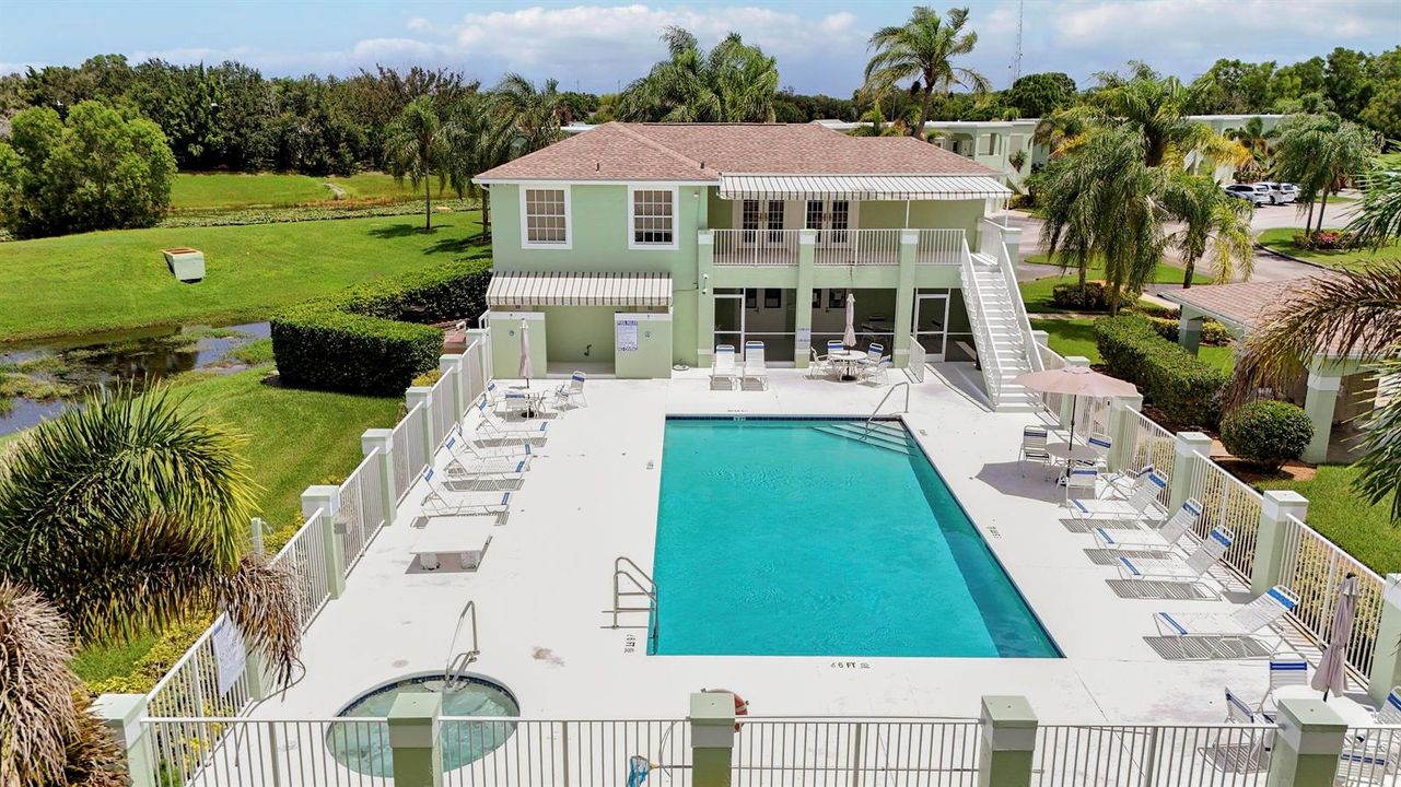 Pool & Clubhouse
