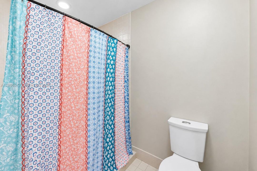 For Sale: $275,000 (3 beds, 2 baths, 1308 Square Feet)