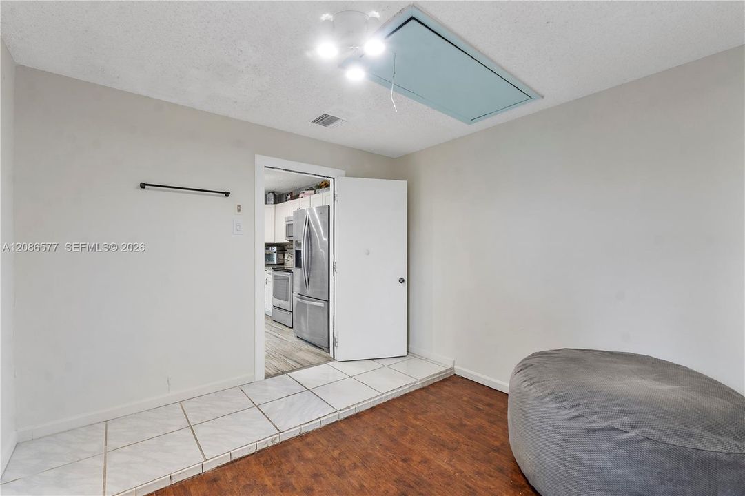 For Sale: $275,000 (3 beds, 2 baths, 1308 Square Feet)