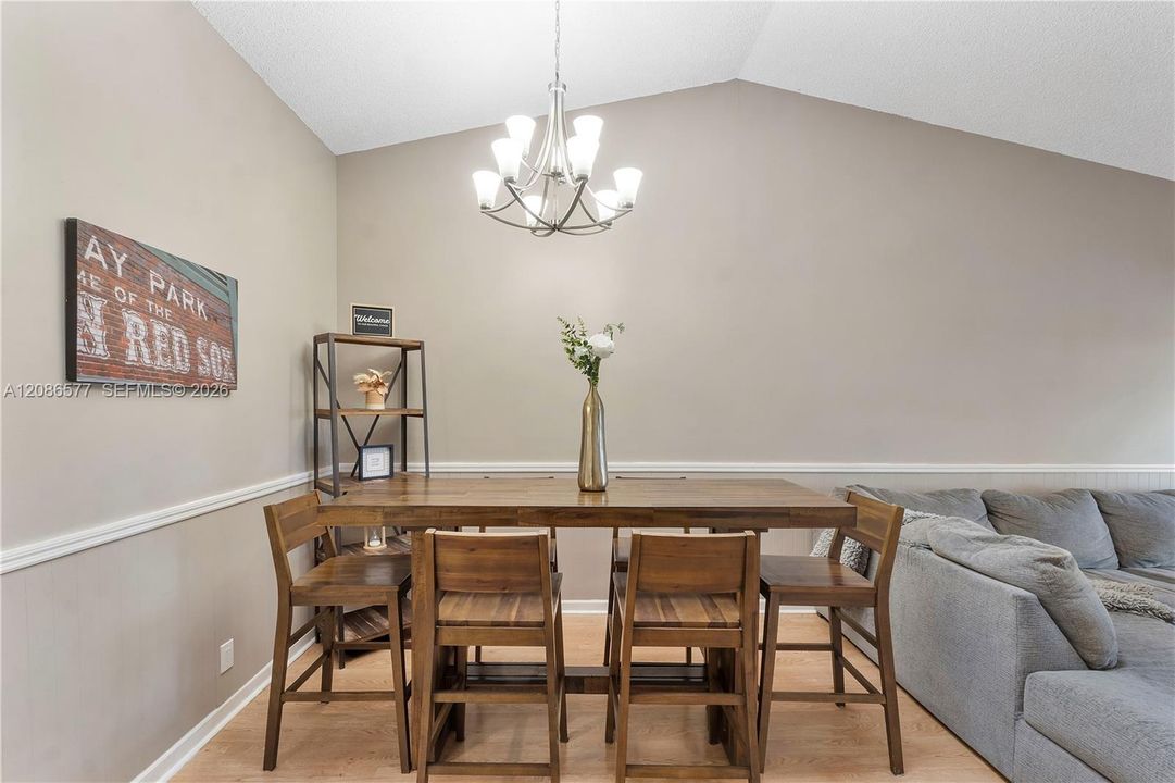 For Sale: $275,000 (3 beds, 2 baths, 1308 Square Feet)