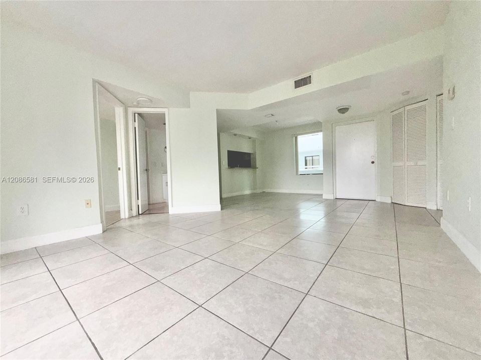 For Sale: $209,999 (2 beds, 2 baths, 1143 Square Feet)
