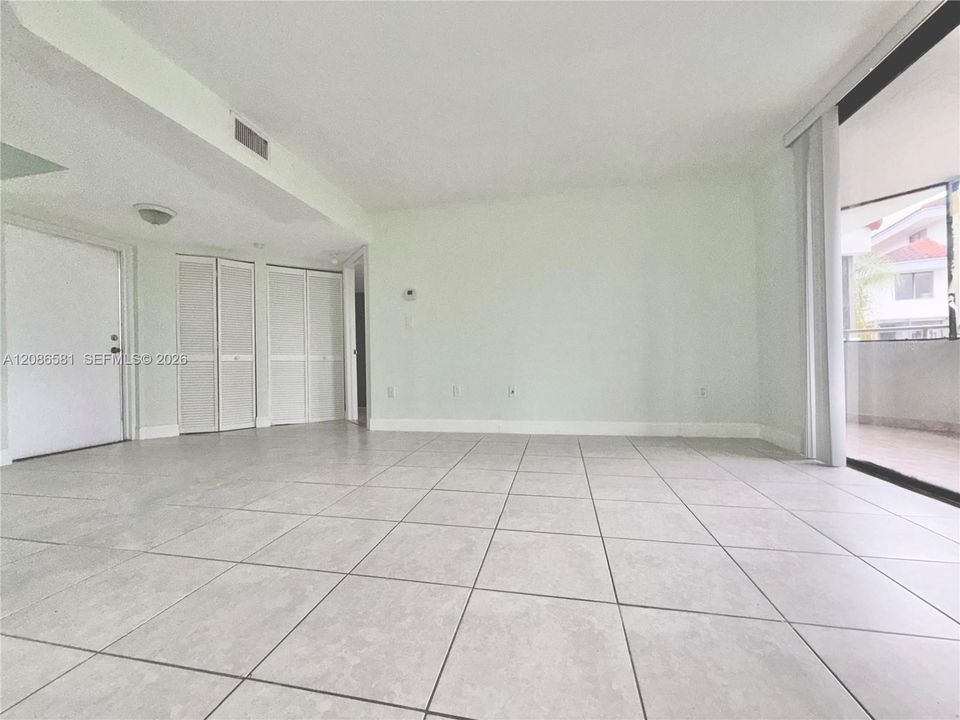 For Sale: $209,999 (2 beds, 2 baths, 1143 Square Feet)