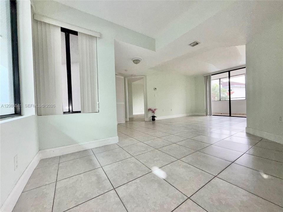 For Sale: $209,999 (2 beds, 2 baths, 1143 Square Feet)