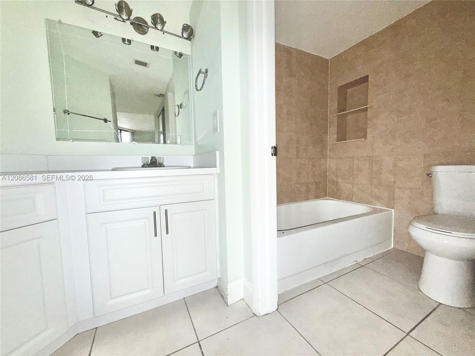 For Sale: $209,999 (2 beds, 2 baths, 1143 Square Feet)