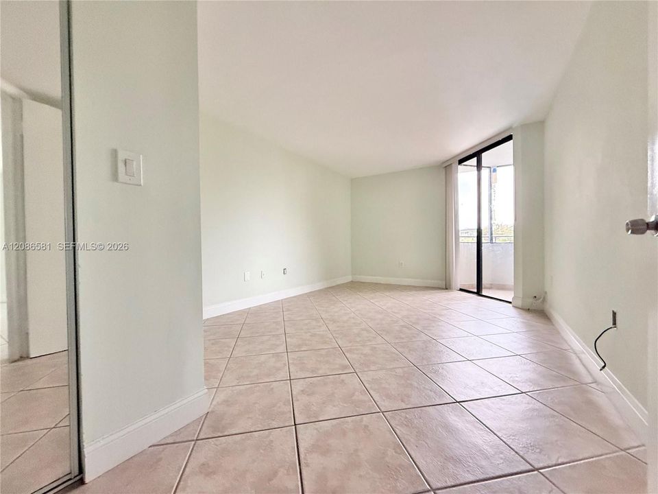For Sale: $209,999 (2 beds, 2 baths, 1143 Square Feet)