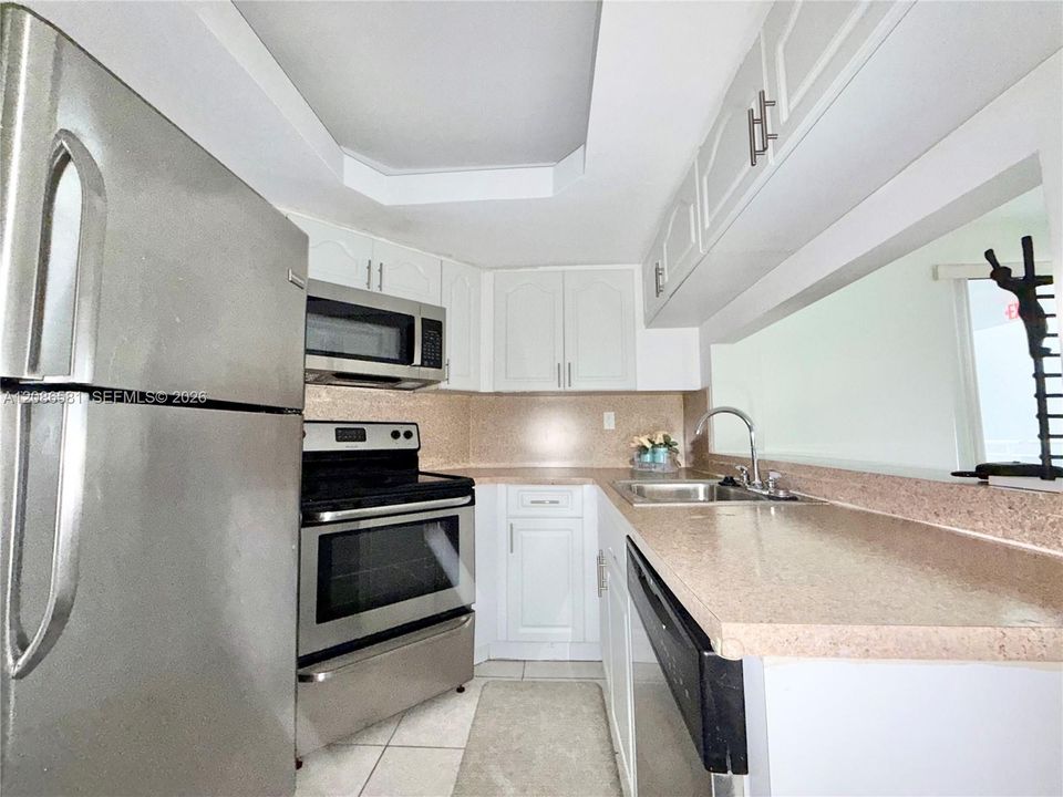 For Sale: $209,999 (2 beds, 2 baths, 1143 Square Feet)