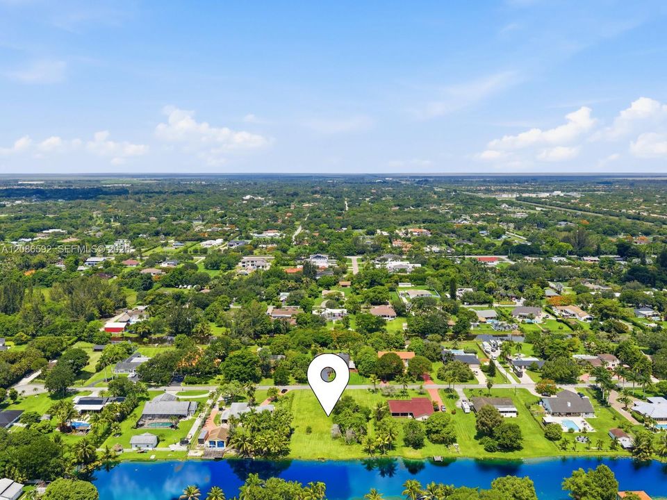 For Sale: $1,999,999 (0.99 acres)