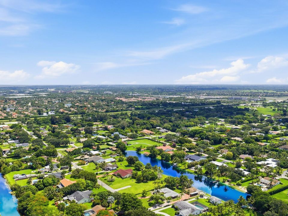 For Sale: $1,999,999 (0.99 acres)