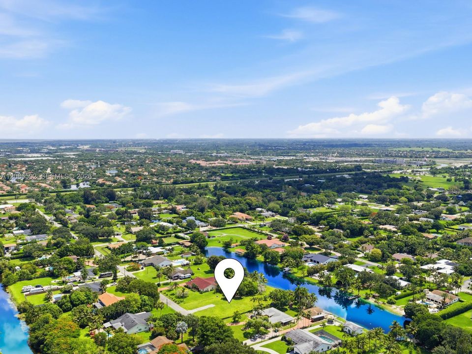 For Sale: $1,999,999 (0.99 acres)