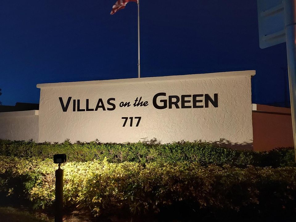 Villas on the Green Front