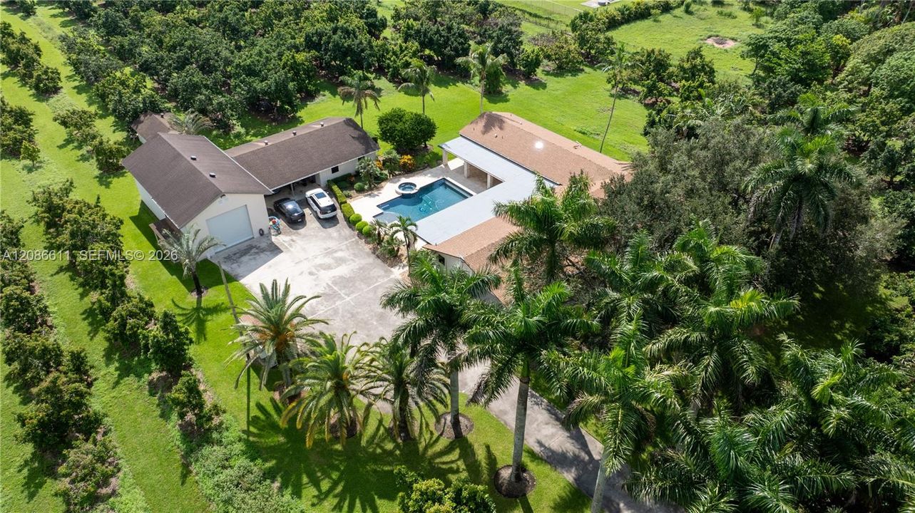En Venta: $2,499,000 (4 camas, 3 baños, 3160 Pies cuadrados)