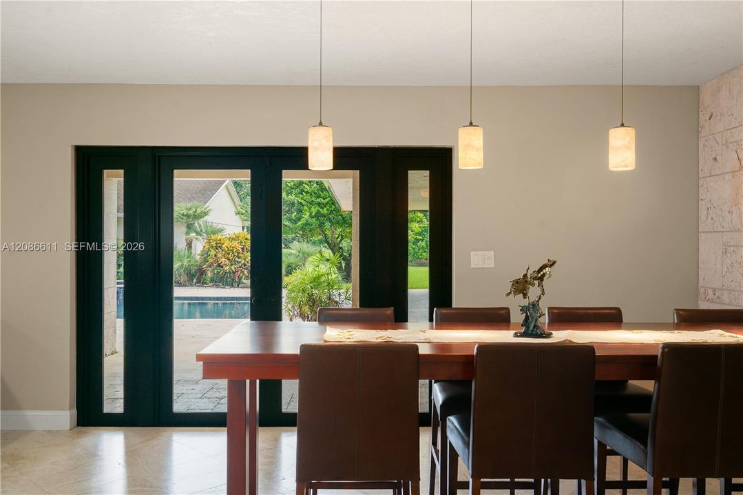 En Venta: $2,499,000 (4 camas, 3 baños, 3160 Pies cuadrados)