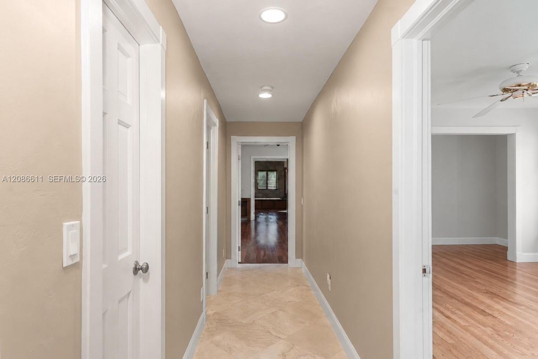 En Venta: $2,499,000 (4 camas, 3 baños, 3160 Pies cuadrados)