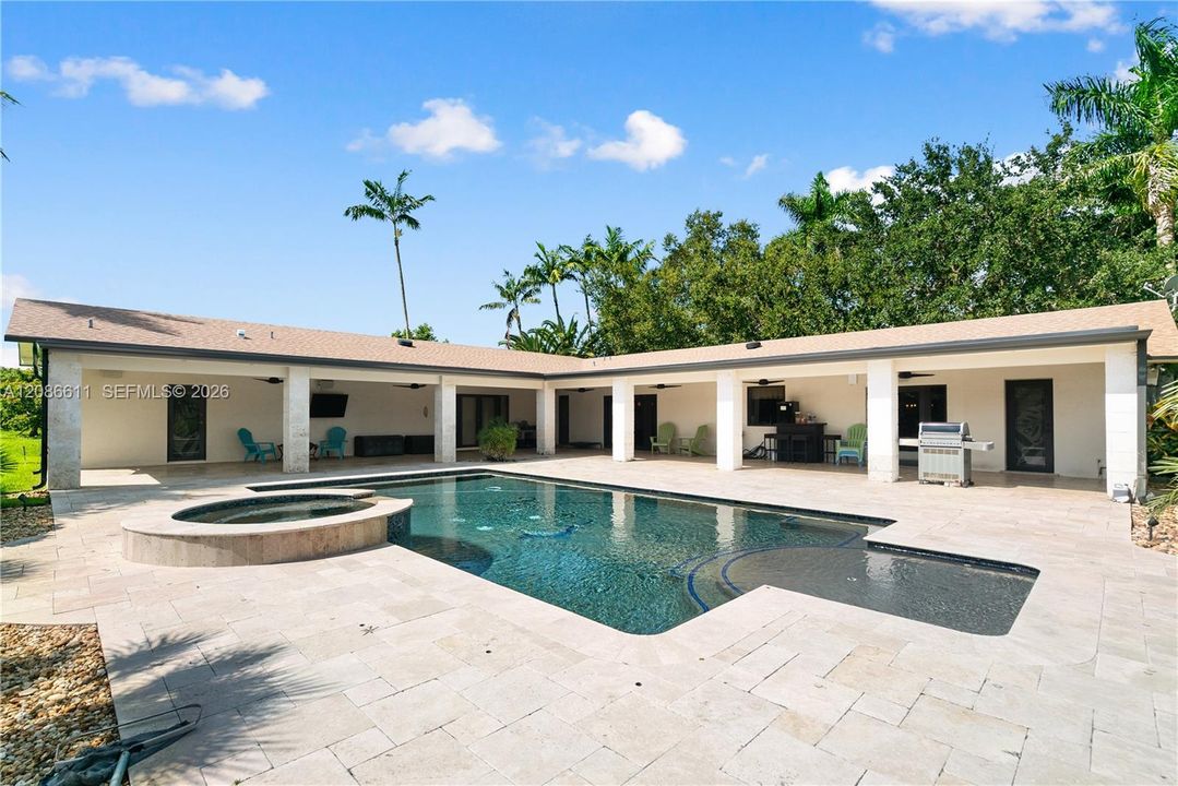En Venta: $2,499,000 (4 camas, 3 baños, 3160 Pies cuadrados)