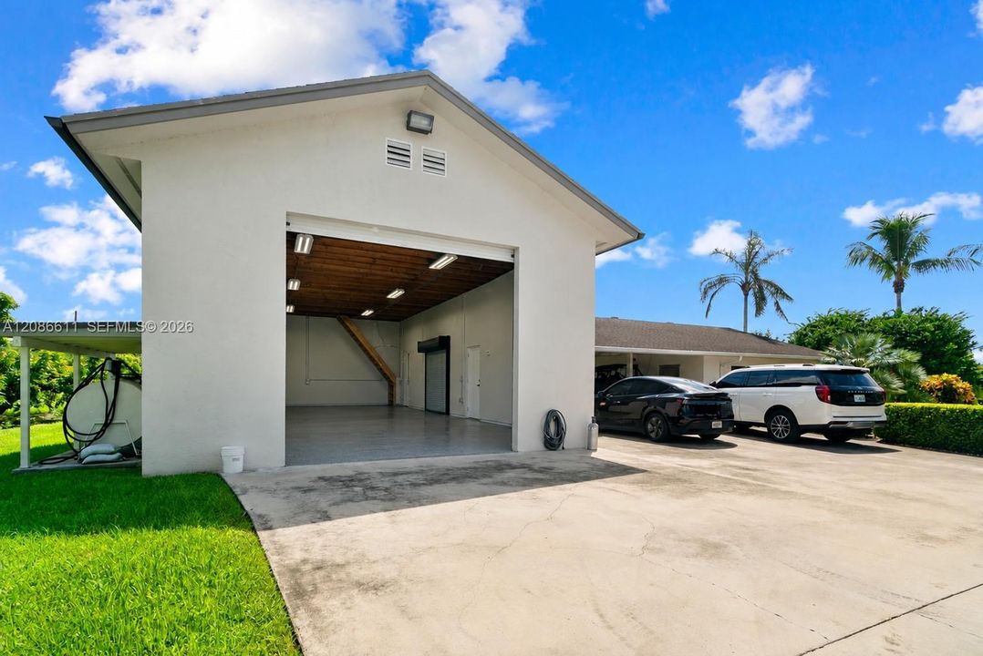 En Venta: $2,499,000 (4 camas, 3 baños, 3160 Pies cuadrados)