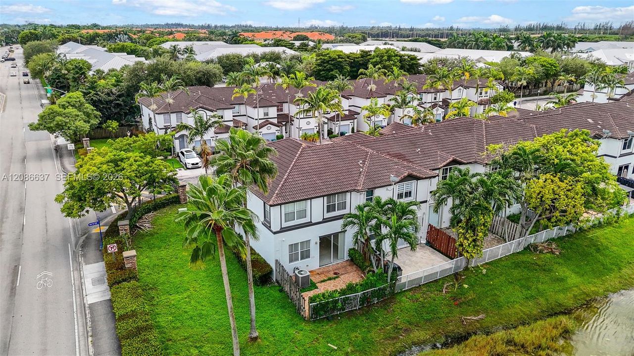 For Sale: $529,900 (4 beds, 2 baths, 1894 Square Feet)