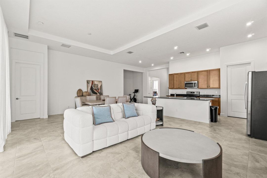 009-11356SouthwestPietraWay-PortStLucie-