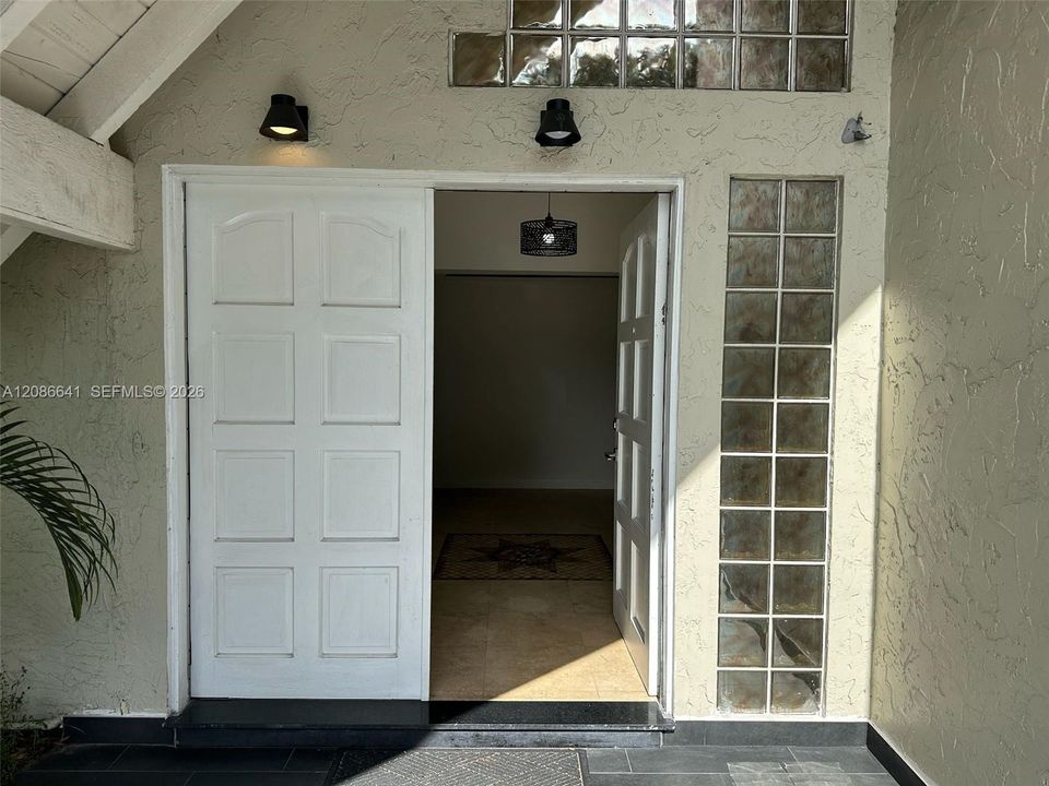 For Rent: $3,800 (4 beds, 2 baths, 2206 Square Feet)