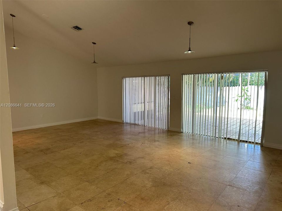 For Rent: $3,800 (4 beds, 2 baths, 2206 Square Feet)