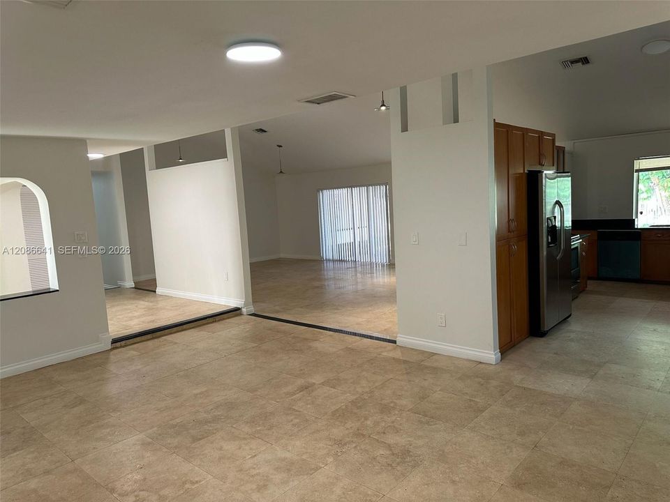 For Rent: $3,800 (4 beds, 2 baths, 2206 Square Feet)