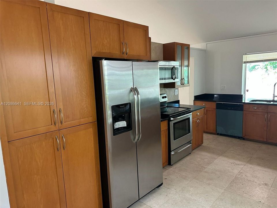 For Rent: $3,800 (4 beds, 2 baths, 2206 Square Feet)