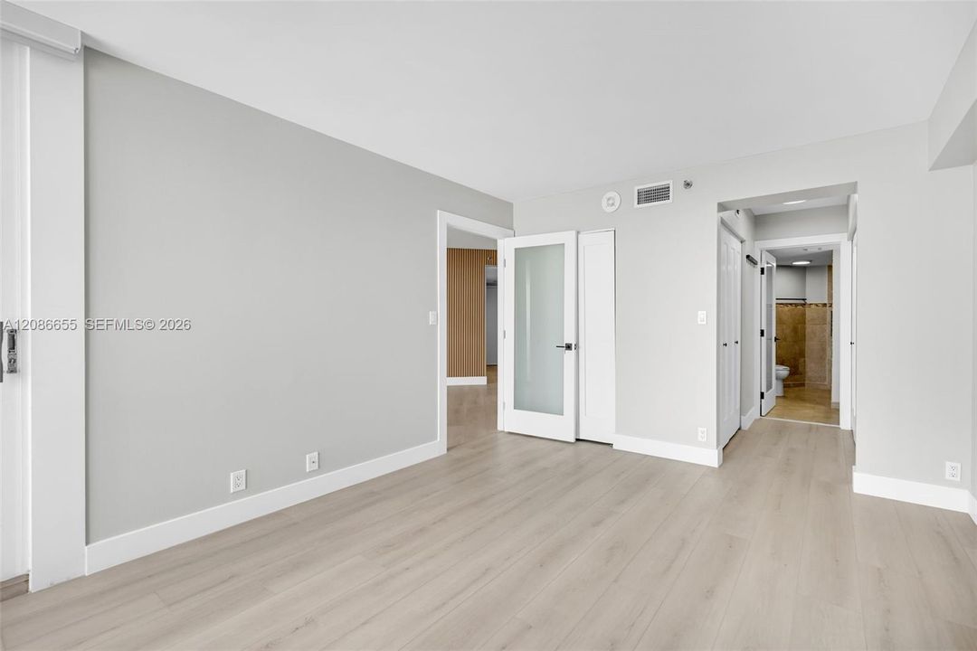 For Rent: $3,250 (1 beds, 1 baths, 850 Square Feet)