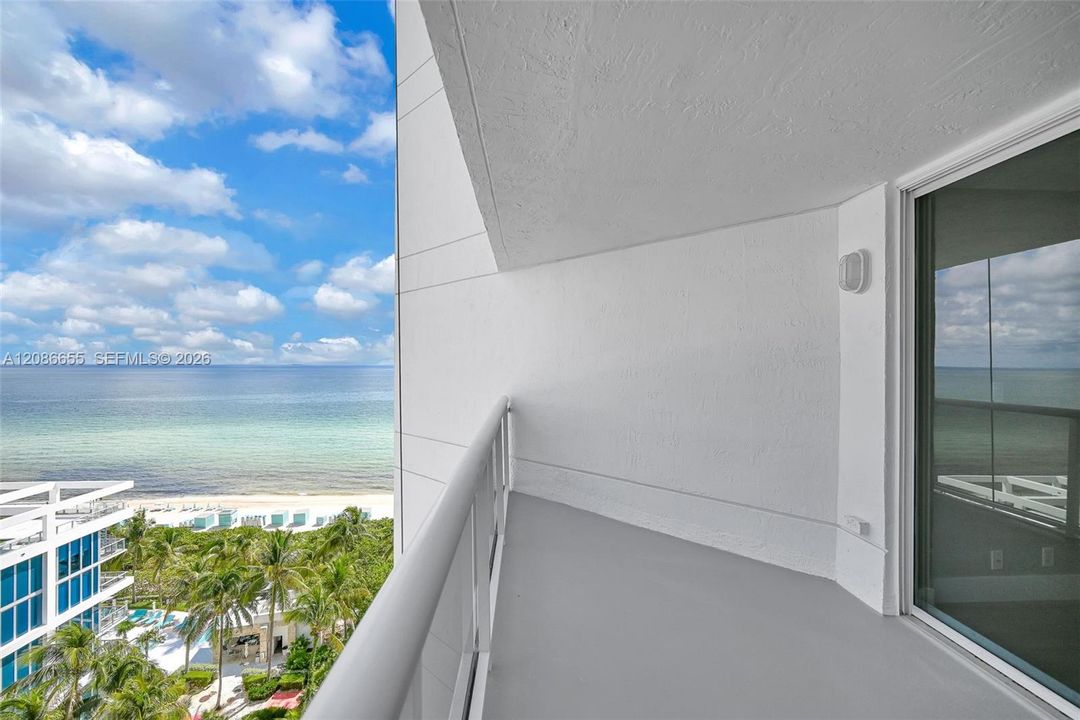 For Rent: $3,250 (1 beds, 1 baths, 850 Square Feet)