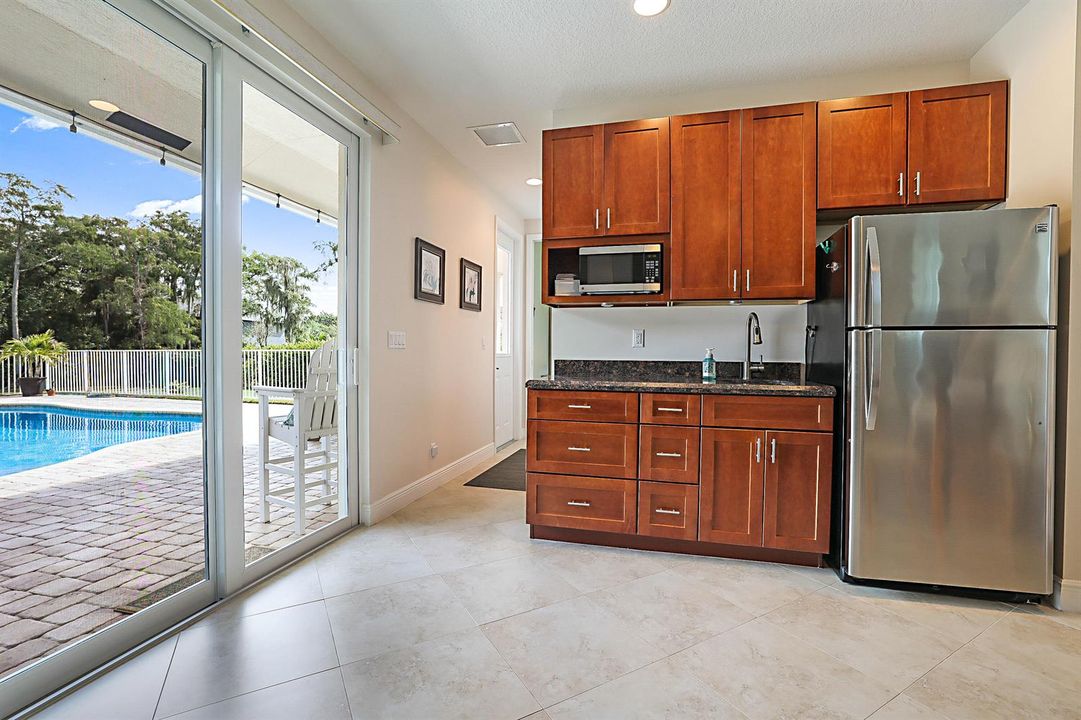 Kitchenette in Guest Area