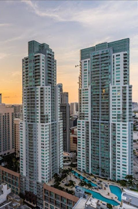 For Rent: $2,600 (0 beds, 1 baths, 612 Square Feet)