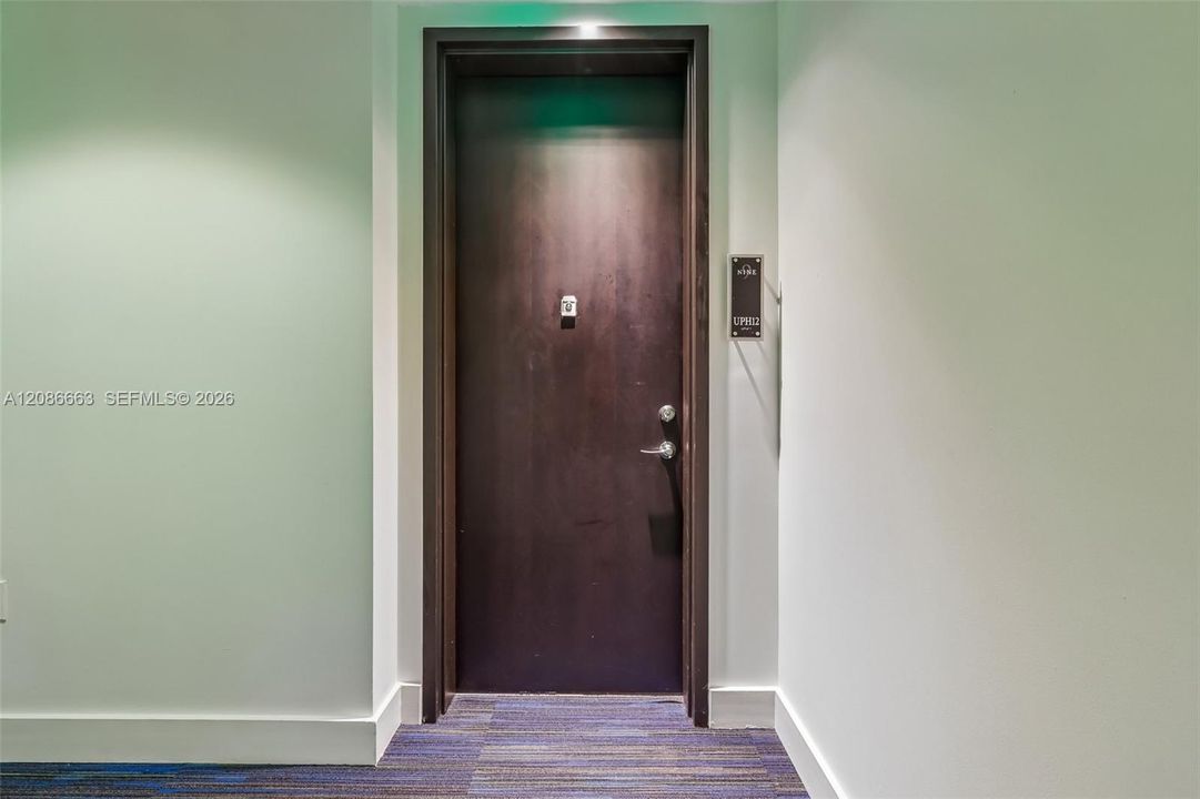For Sale: $889,500 (2 beds, 2 baths, 1311 Square Feet)