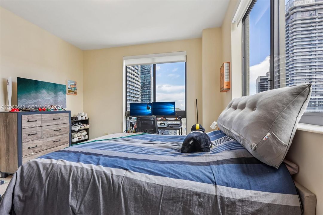 For Sale: $889,500 (2 beds, 2 baths, 1311 Square Feet)