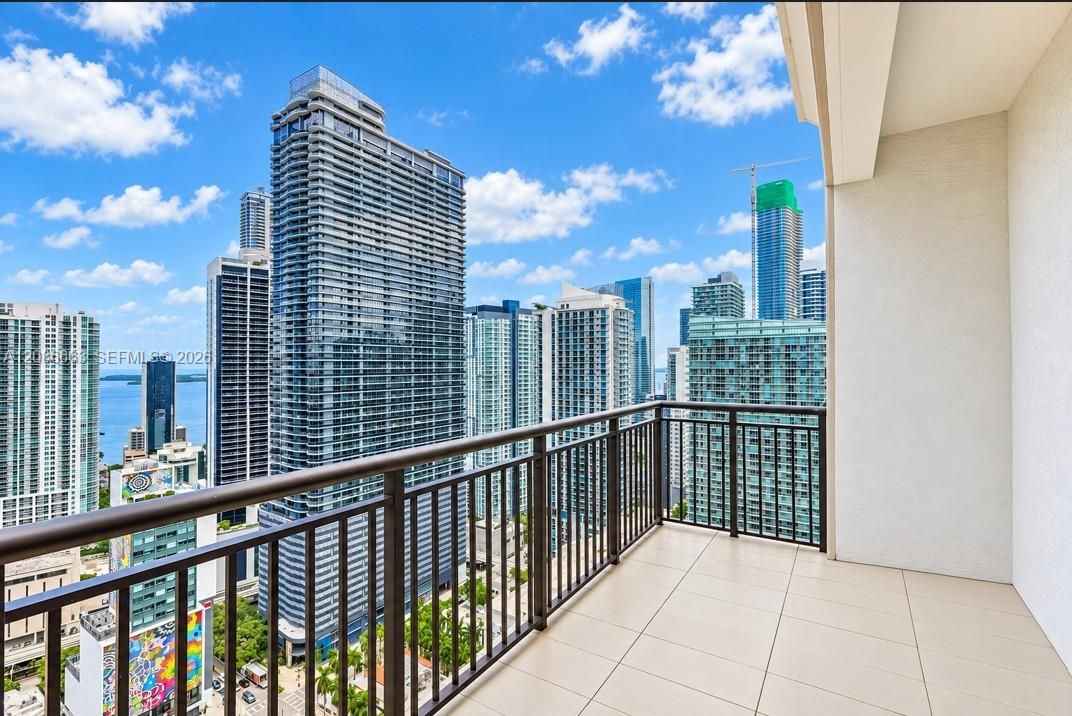 For Sale: $889,500 (2 beds, 2 baths, 1311 Square Feet)