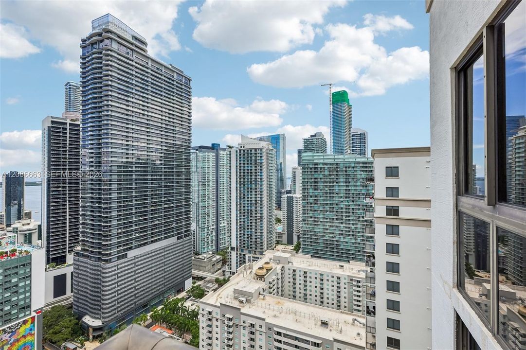 For Sale: $889,500 (2 beds, 2 baths, 1311 Square Feet)