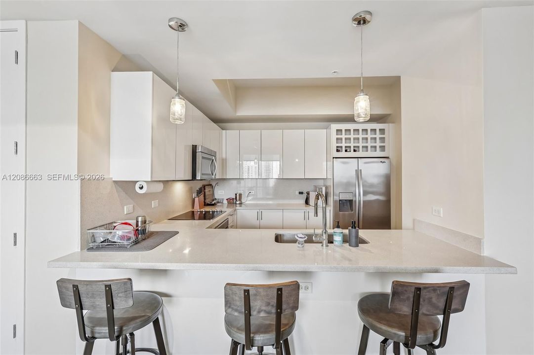 For Sale: $889,500 (2 beds, 2 baths, 1311 Square Feet)