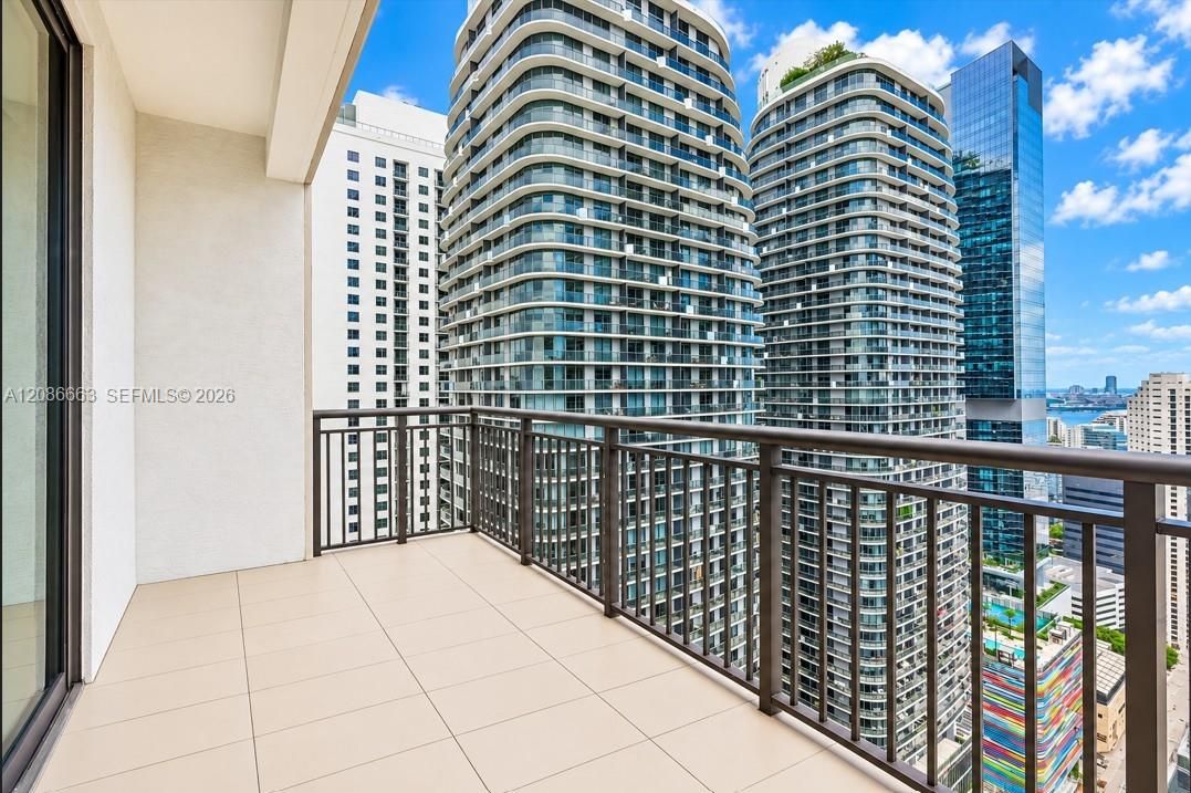 For Sale: $889,500 (2 beds, 2 baths, 1311 Square Feet)