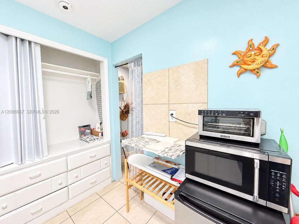 В аренду: $1,400 (0 спален, 1 ванн, 982 Квадратных фут)