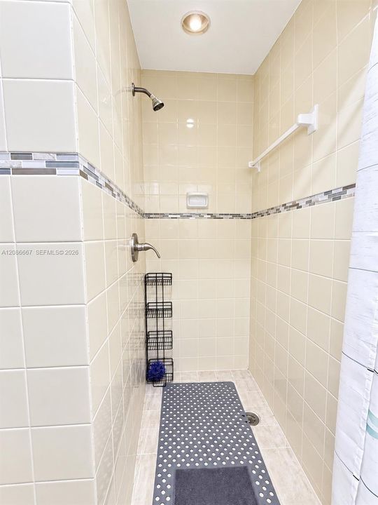 В аренду: $1,400 (0 спален, 1 ванн, 982 Квадратных фут)