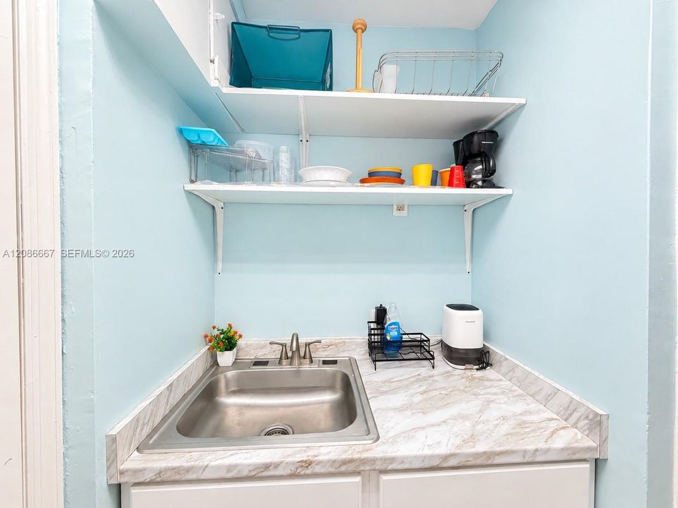 В аренду: $1,400 (0 спален, 1 ванн, 982 Квадратных фут)