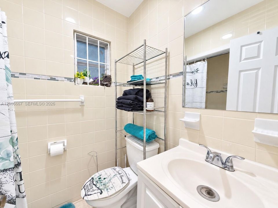 В аренду: $1,400 (0 спален, 1 ванн, 982 Квадратных фут)