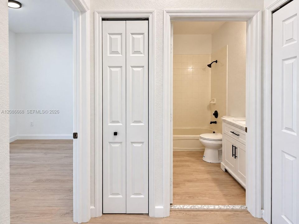 Active With Contract: $485,000 (3 beds, 3 baths, 1462 Square Feet)